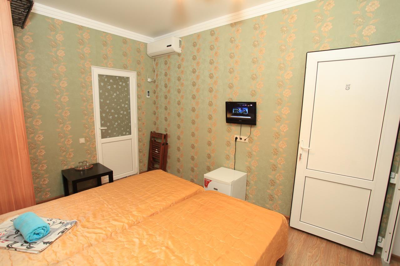 Guest House Esma ซุคุม ภายนอก รูปภาพ